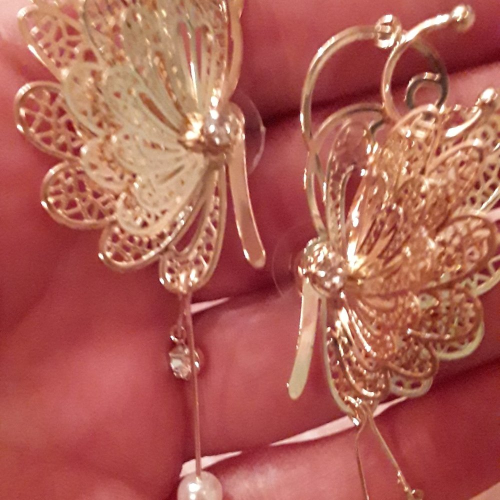 3D Butterfly Dangle Earrings Rhinestones Pearls Gold Tone